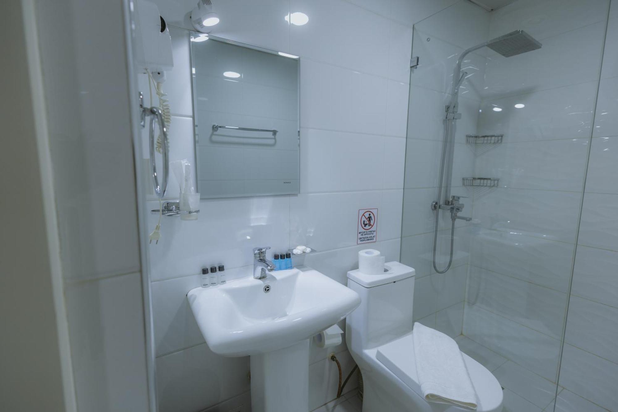 City Hotel Tashkent Luaran gambar