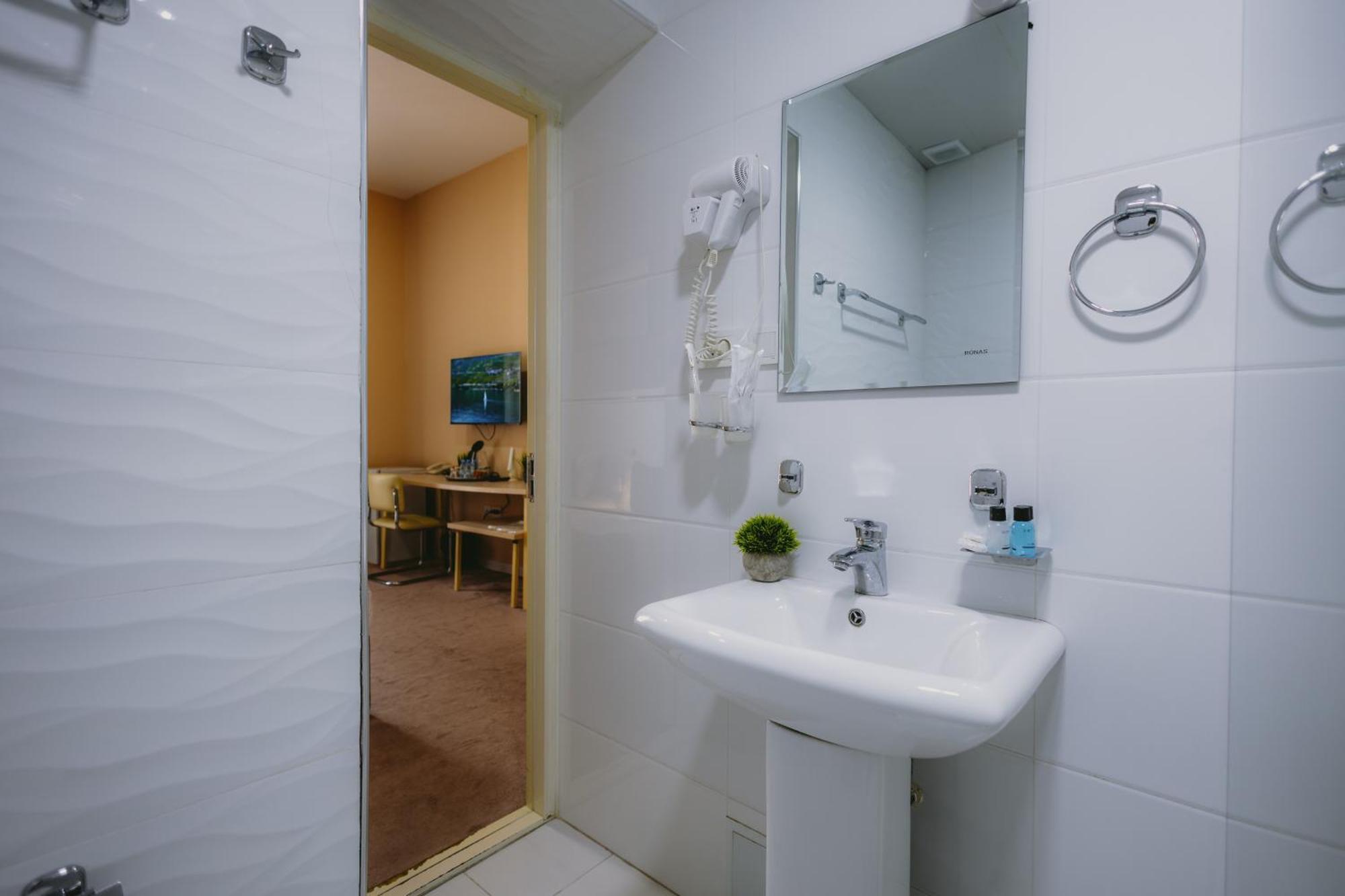 City Hotel Tashkent Luaran gambar