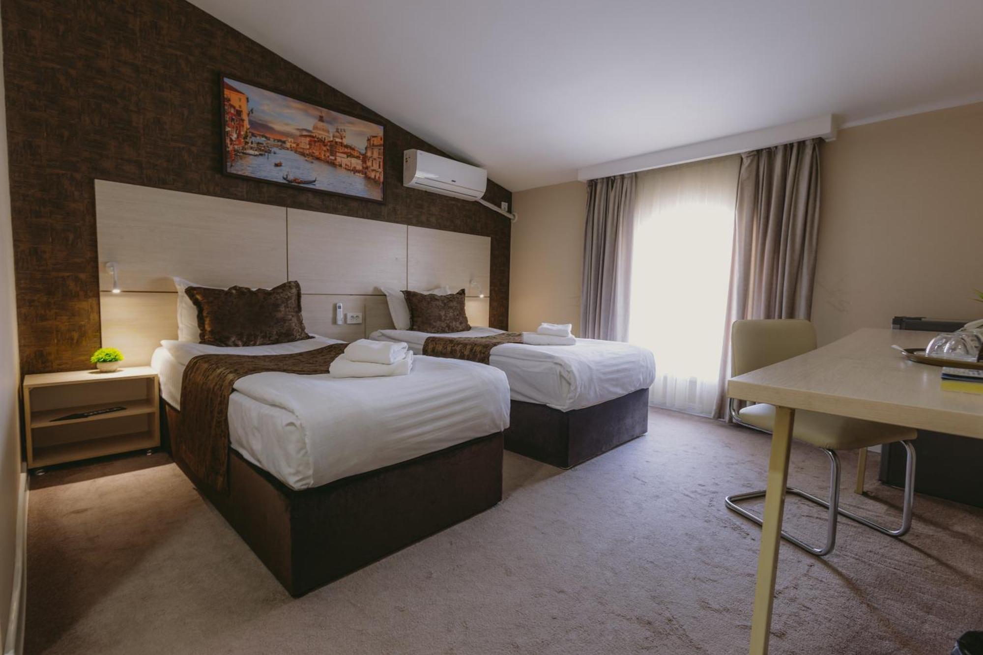 City Hotel Tashkent Luaran gambar
