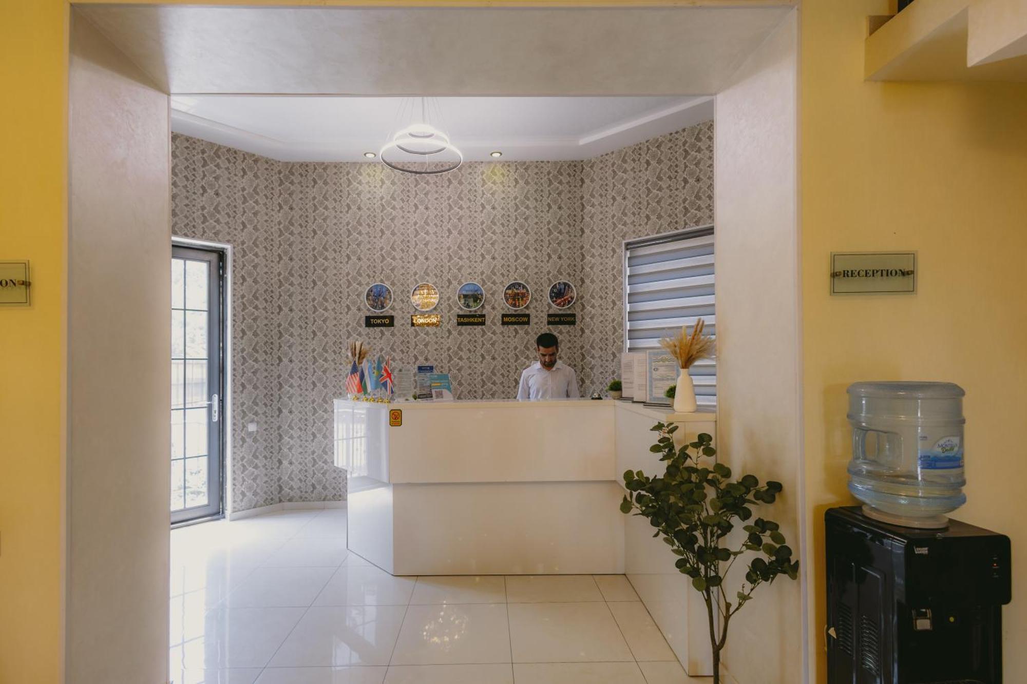 City Hotel Tashkent Luaran gambar