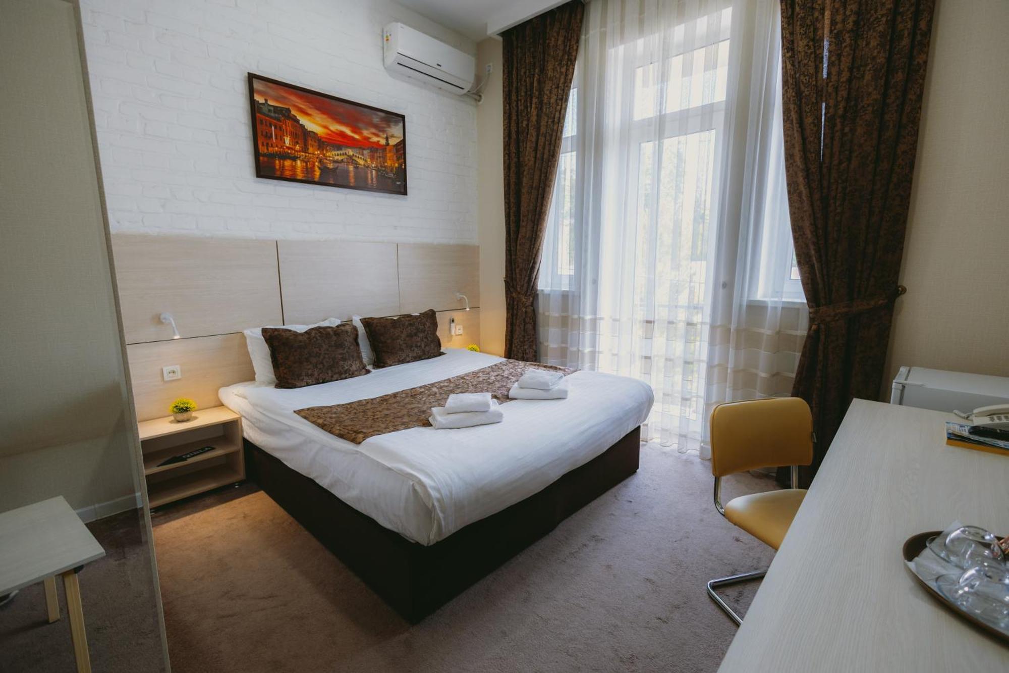 City Hotel Tashkent Luaran gambar