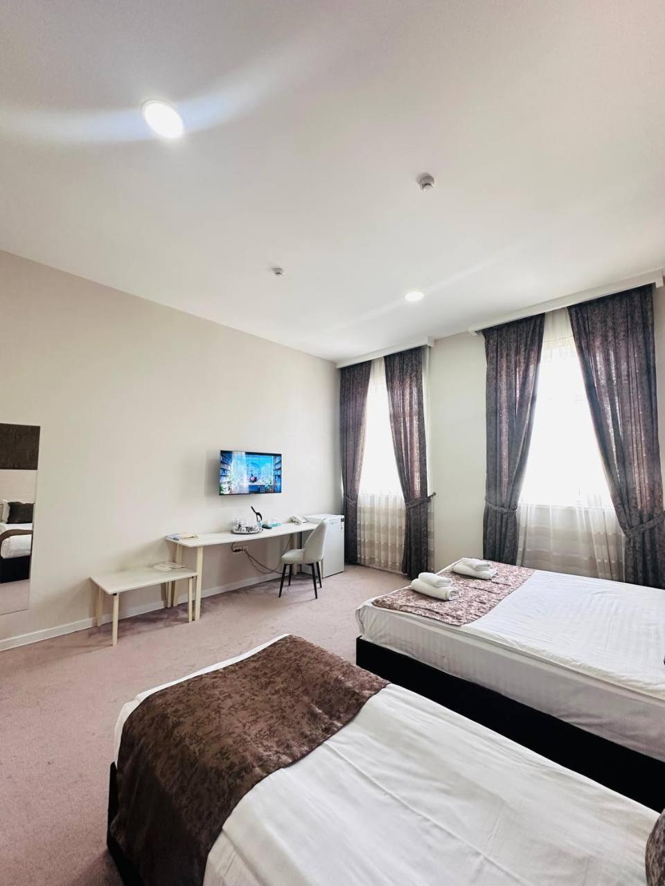 City Hotel Tashkent Luaran gambar