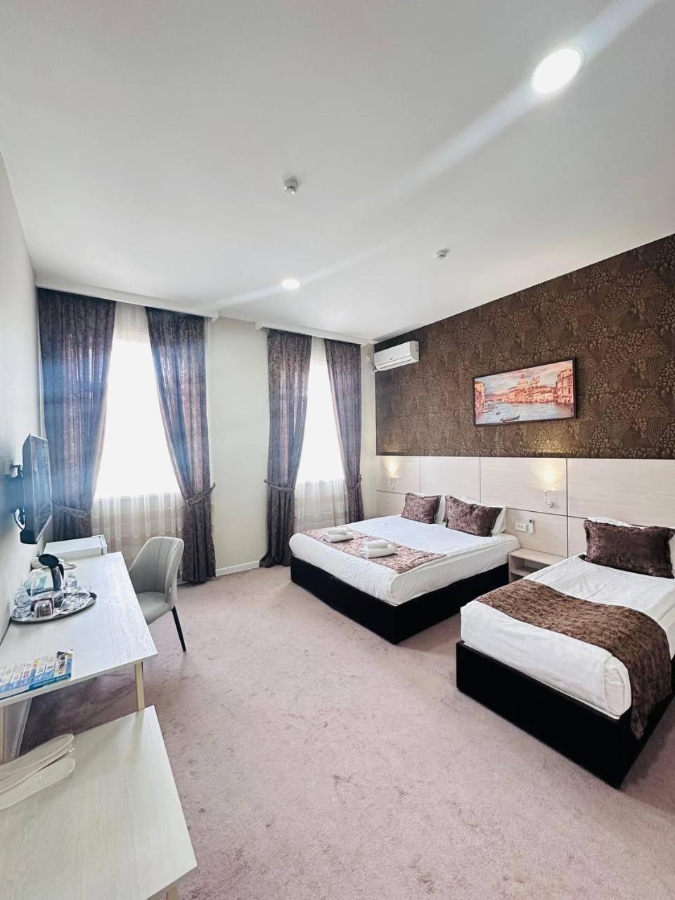 City Hotel Tashkent Luaran gambar